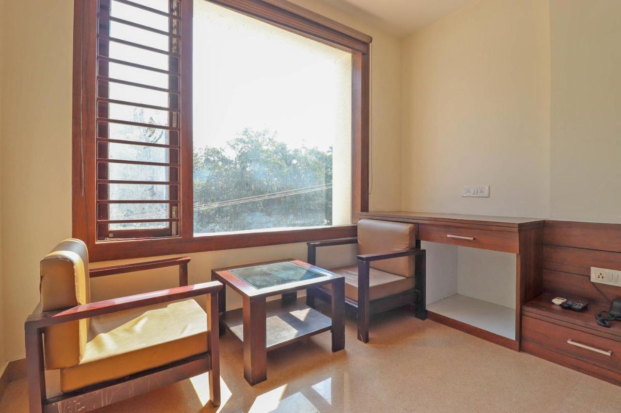 Capital O 76444 Hotel Hill-Top Inn Narendra Nagar Kültér fotó