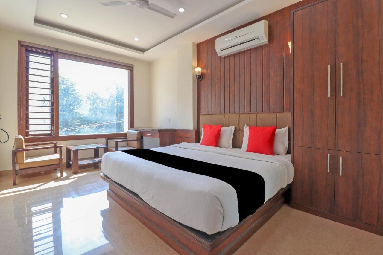 Capital O 76444 Hotel Hill-Top Inn Narendra Nagar Kültér fotó