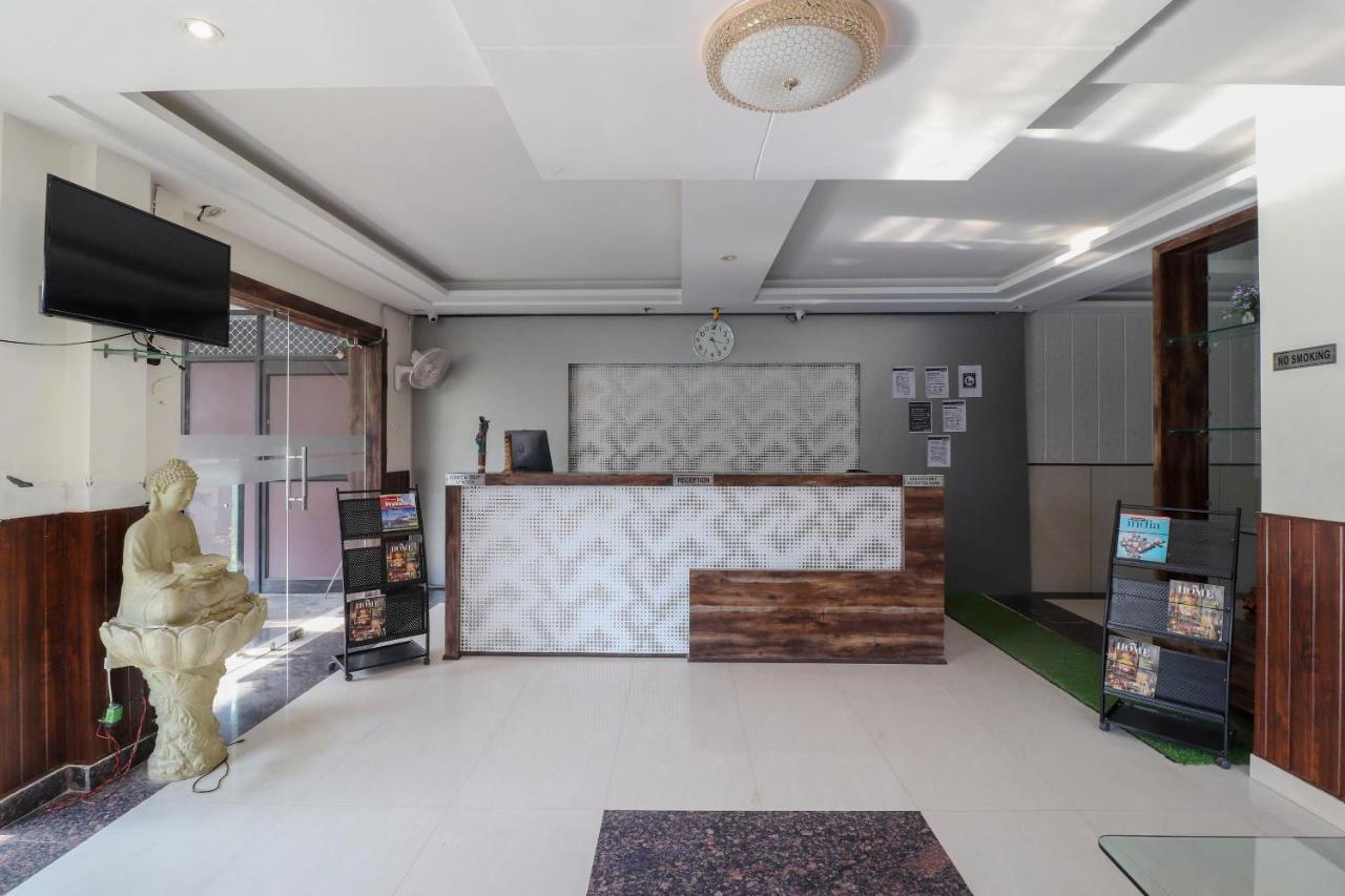 Capital O 76444 Hotel Hill-Top Inn Narendra Nagar Kültér fotó